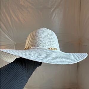 Elegant White Sun Hat